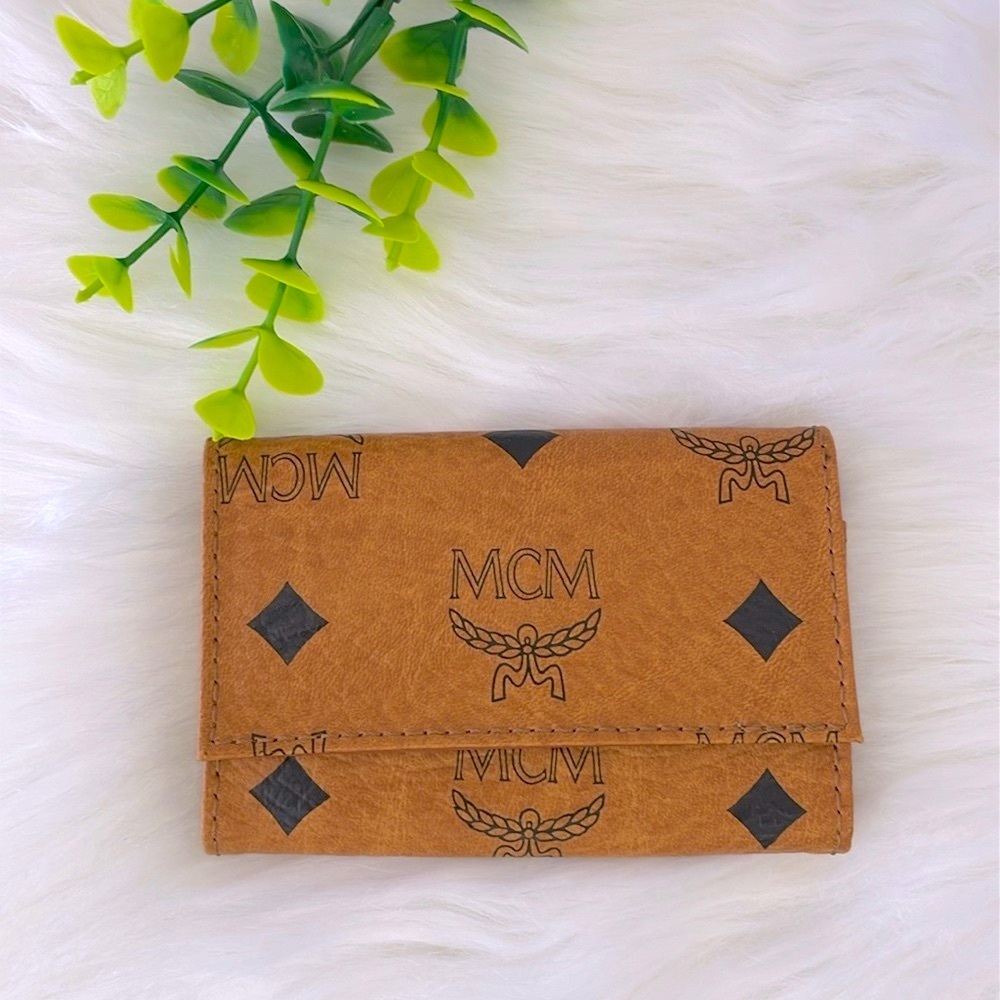 MCM Visetos 4 Key Holder - Picture 2 of 12